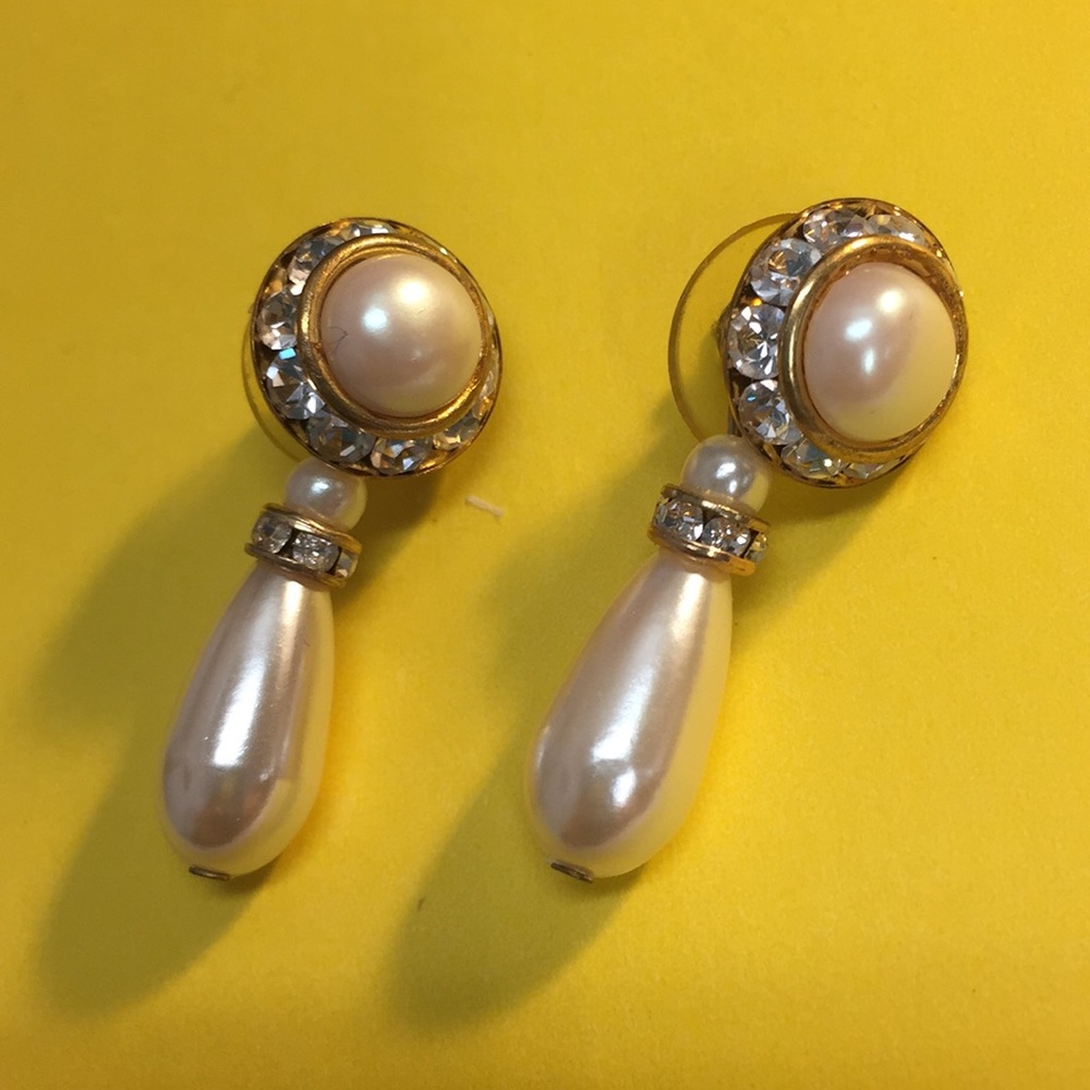 Gold Earrings with Pearls and Gem Stones